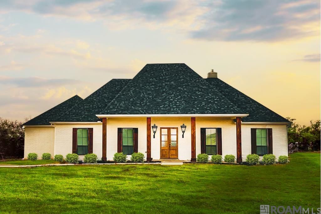 11157 Toria Ln, St Amant, LA 70774