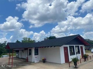 666 Hwy 24, Centreville, MS 39631