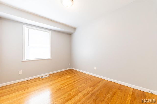 935 Kingsbrook Lane, Florissant, MO 63031