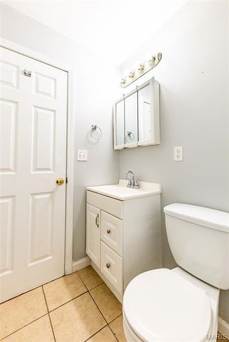 935 Kingsbrook Lane, Florissant, MO 63031