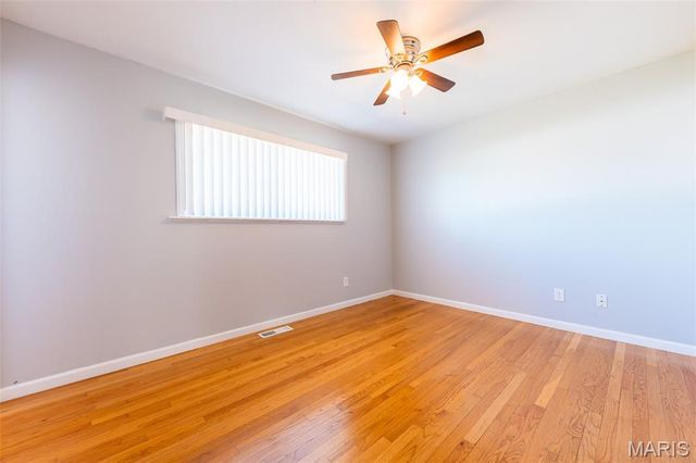 935 Kingsbrook Lane, Florissant, MO 63031