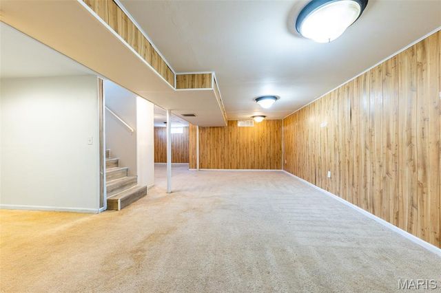 935 Kingsbrook Lane, Florissant, MO 63031