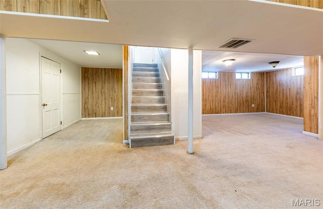 935 Kingsbrook Lane, Florissant, MO 63031