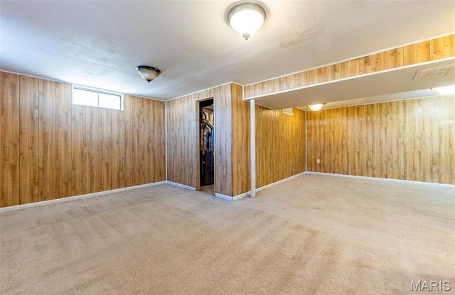 935 Kingsbrook Lane, Florissant, MO 63031