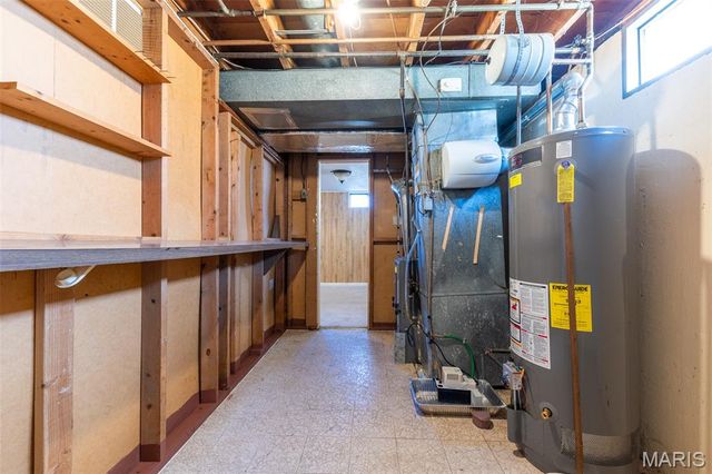 935 Kingsbrook Lane, Florissant, MO 63031