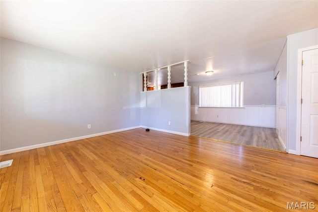 935 Kingsbrook Lane, Florissant, MO 63031