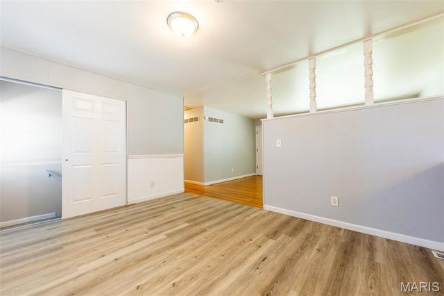 935 Kingsbrook Lane, Florissant, MO 63031