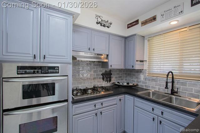 38684 Meadowlawn Street, Wayne, MI 48184