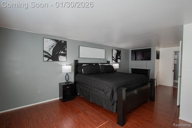 38684 Meadowlawn Street, Wayne, MI 48184