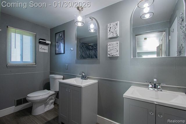 38684 Meadowlawn Street, Wayne, MI 48184