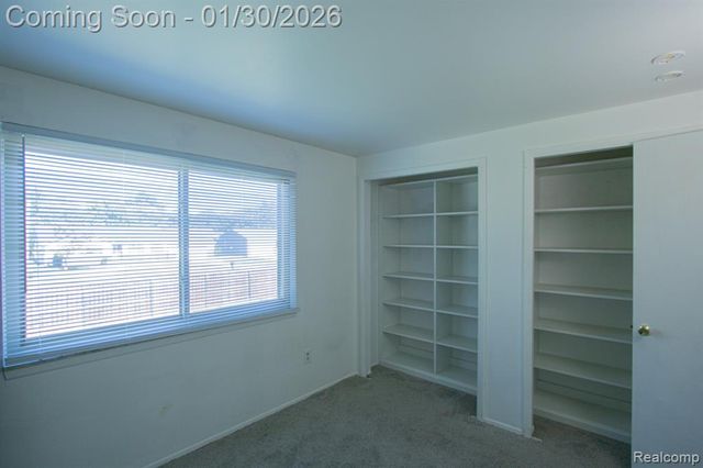 38684 Meadowlawn Street, Wayne, MI 48184