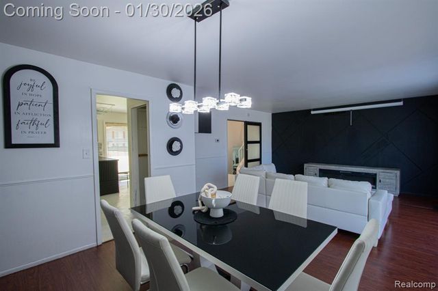 38684 Meadowlawn Street, Wayne, MI 48184