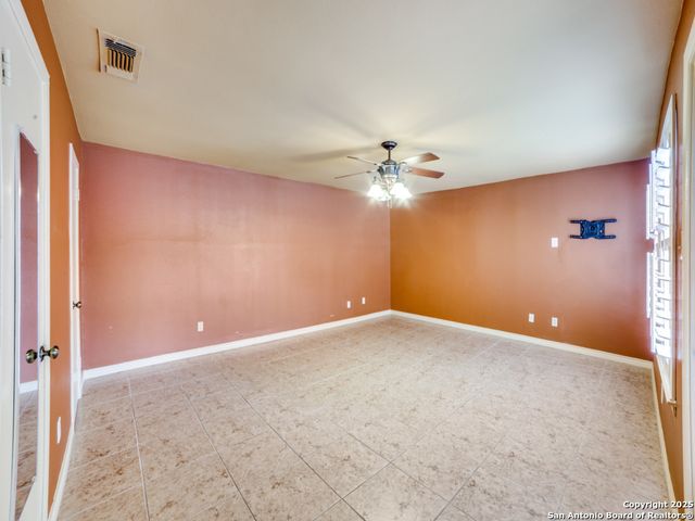 7711 Callaghan Rd Apt 302, San Antonio, TX 78229