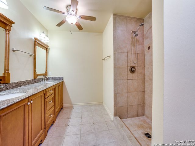 7711 Callaghan Rd Apt 302, San Antonio, TX 78229