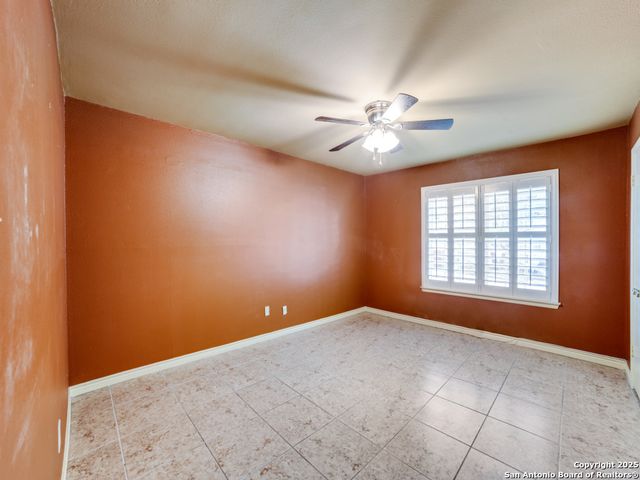 7711 Callaghan Rd Apt 302, San Antonio, TX 78229