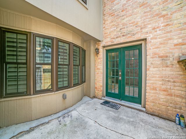 7711 Callaghan Rd Apt 302, San Antonio, TX 78229