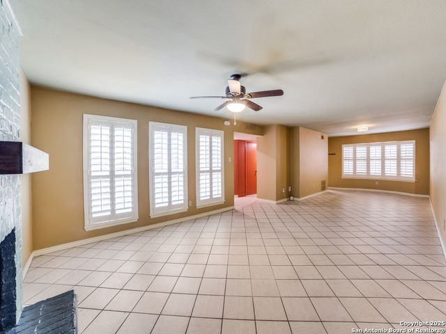 7711 Callaghan Rd Apt 302, San Antonio, TX 78229