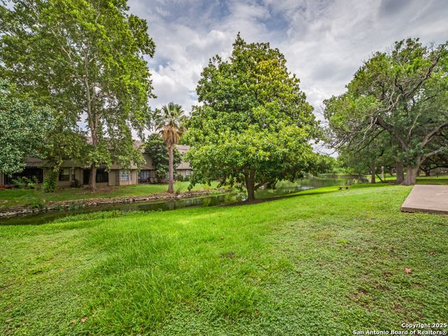 7711 Callaghan Rd Apt 302, San Antonio, TX 78229