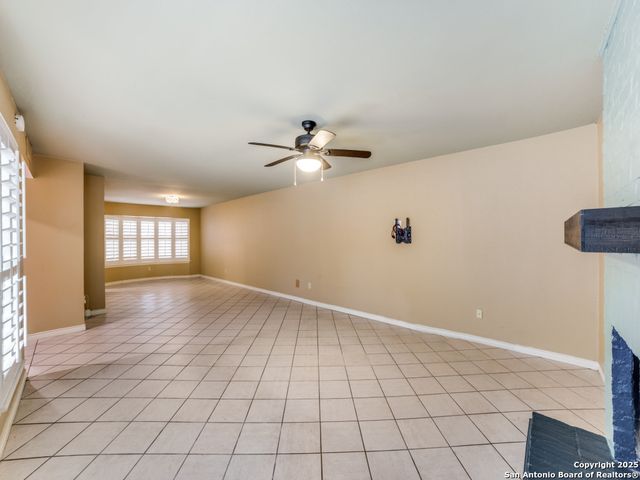 7711 Callaghan Rd Apt 302, San Antonio, TX 78229