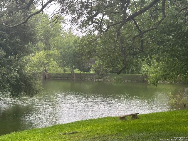 7711 Callaghan Rd Apt 302, San Antonio, TX 78229