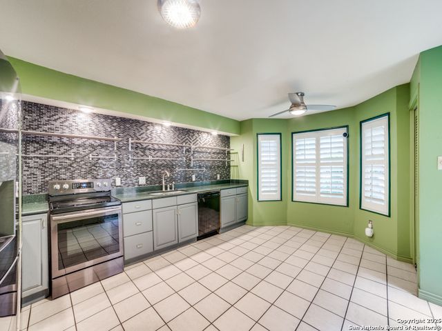 7711 Callaghan Rd Apt 302, San Antonio, TX 78229