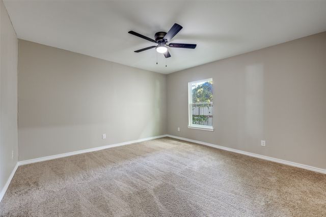 609 W Owings Street, Denison, TX 75020