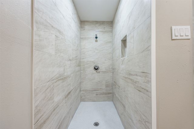 609 W Owings Street, Denison, TX 75020