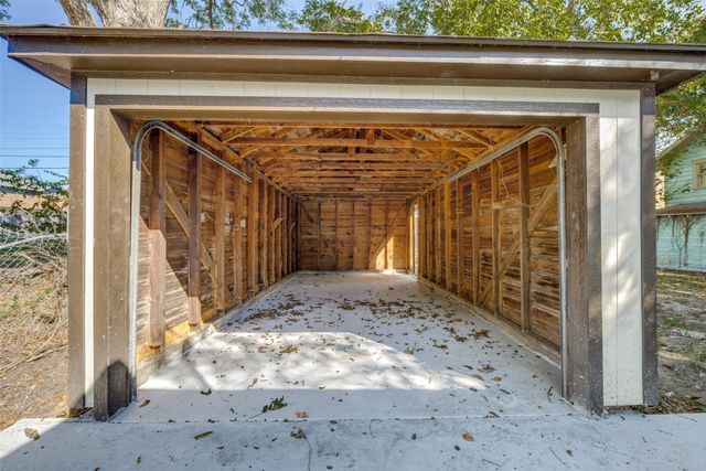 609 W Owings Street, Denison, TX 75020