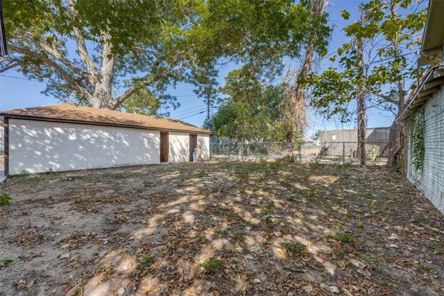 609 W Owings Street, Denison, TX 75020