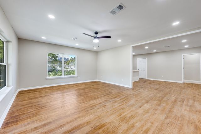 609 W Owings Street, Denison, TX 75020