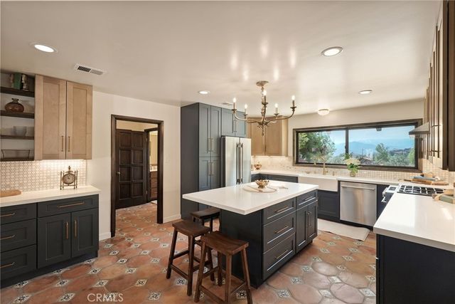 11560 Darling, Agua Dulce, CA 91390
