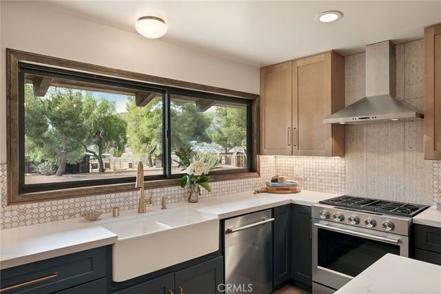 11560 Darling, Agua Dulce, CA 91390