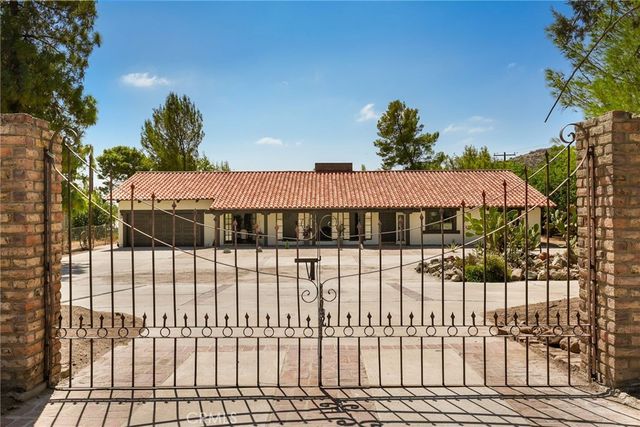 11560 Darling, Agua Dulce, CA 91390