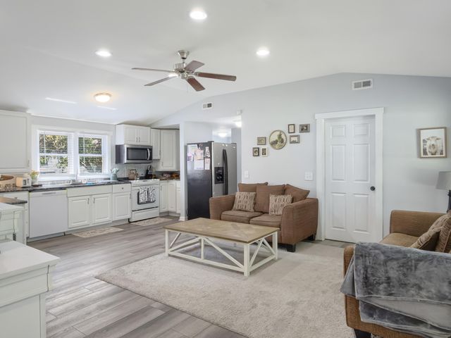 2571 Camden Road, Holly Hill, SC 29059