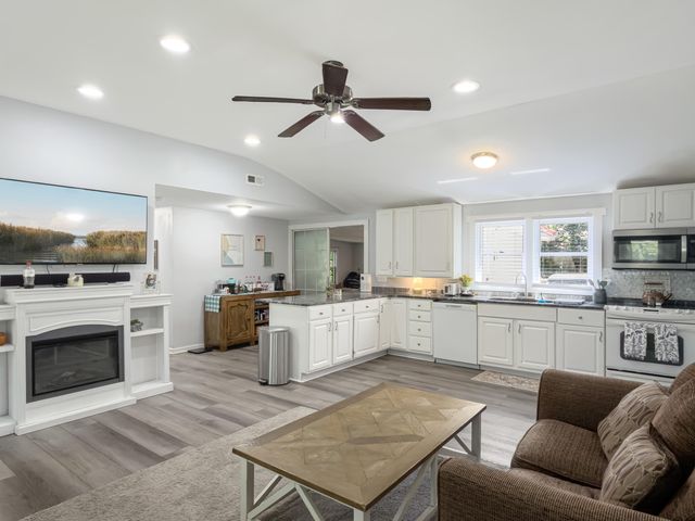 2571 Camden Road, Holly Hill, SC 29059