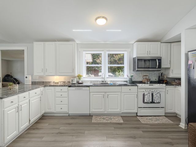 2571 Camden Road, Holly Hill, SC 29059