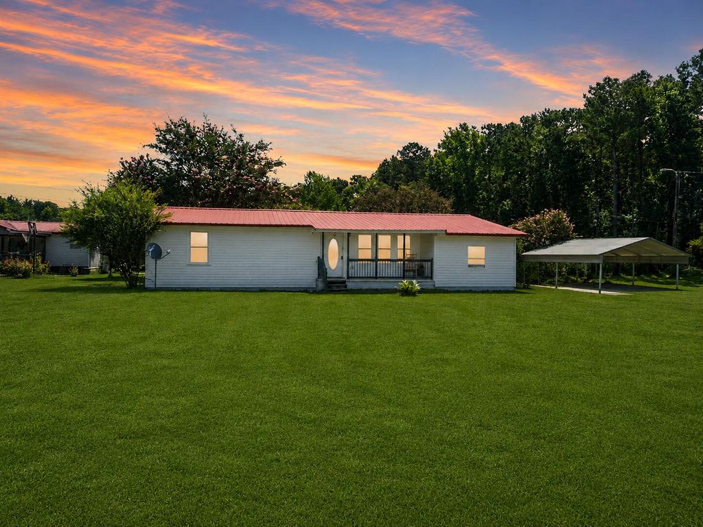 2571 Camden Road, Holly Hill, SC 29059