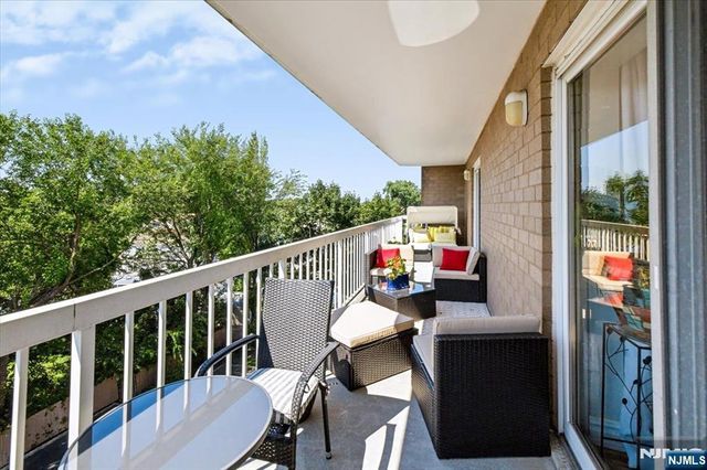 38 Moonachie Road 315, Hackensack, NJ 07601
