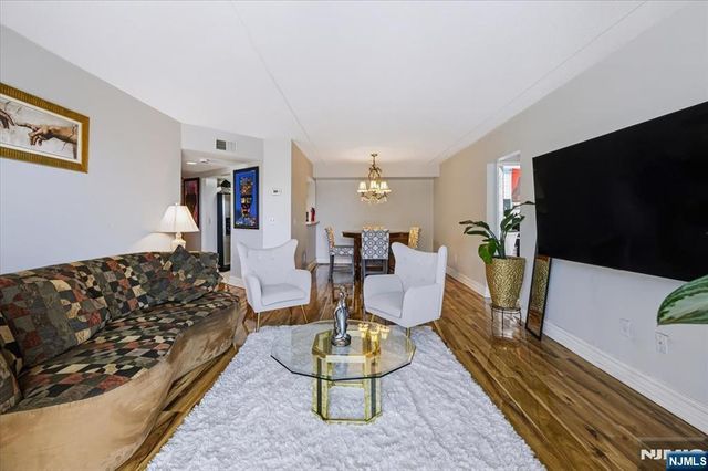 38 Moonachie Road 315, Hackensack, NJ 07601