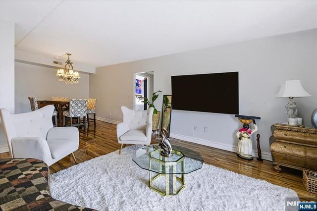38 Moonachie Road 315, Hackensack, NJ 07601