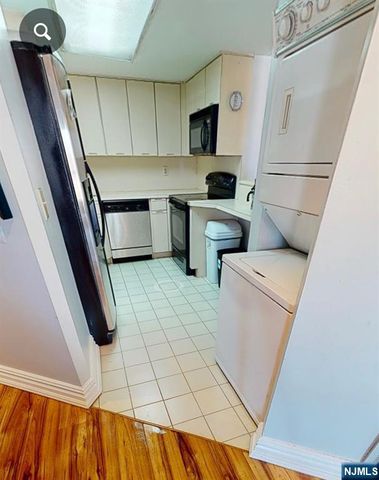 38 Moonachie Road 315, Hackensack, NJ 07601