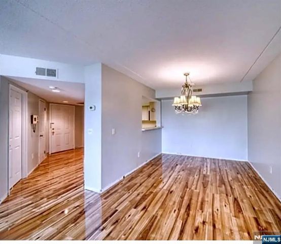 38 Moonachie Road 315, Hackensack, NJ 07601