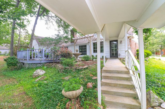 697 Country Place Drive, Pearl, MS 39208