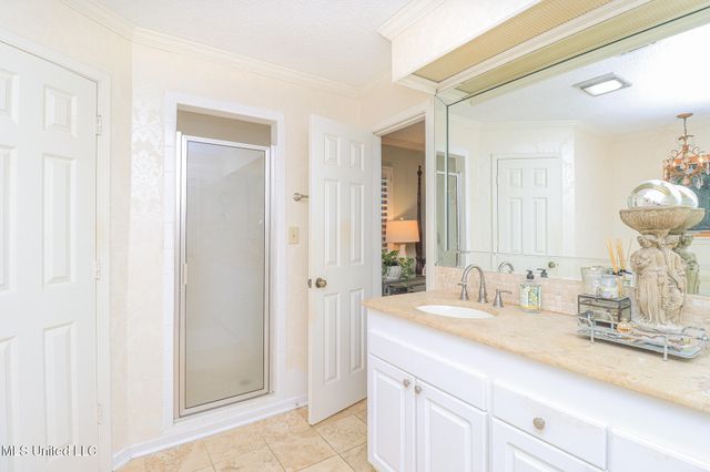 697 Country Place Drive, Pearl, MS 39208