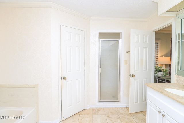 697 Country Place Drive, Pearl, MS 39208