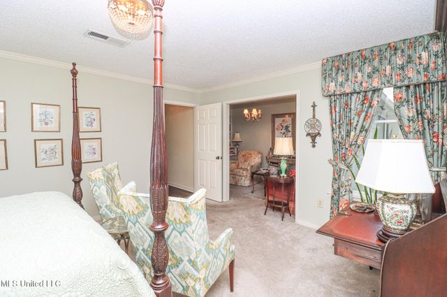 697 Country Place Drive, Pearl, MS 39208