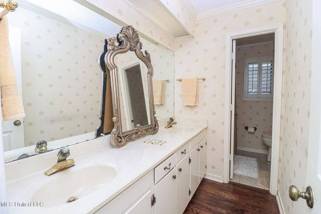 697 Country Place Drive, Pearl, MS 39208