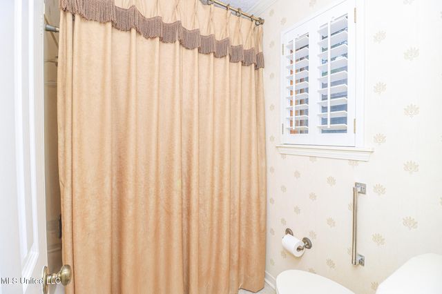 697 Country Place Drive, Pearl, MS 39208