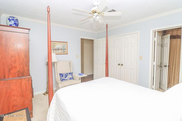 697 Country Place Drive, Pearl, MS 39208