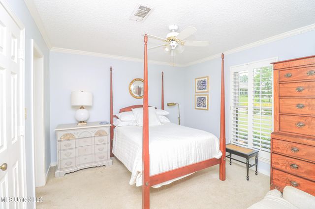 697 Country Place Drive, Pearl, MS 39208